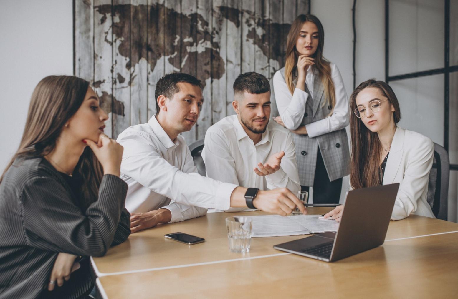 Oficina de qiranalosth en Málaga donde trabaja el equipo de desarrollo